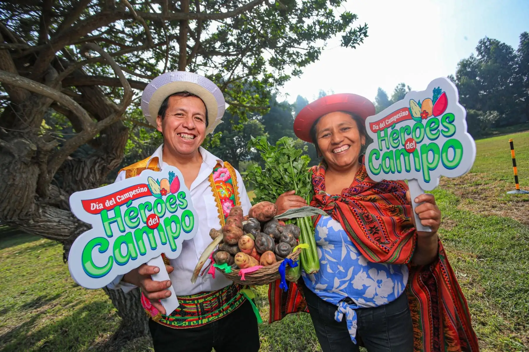 La presidenta de la república, Dina Boluarte, participa en la ceremonia de reconocimiento denominado "Héroes del Campo", en el marco del Día del Campesino. Foto: ANDINA/Prensa Presidencia