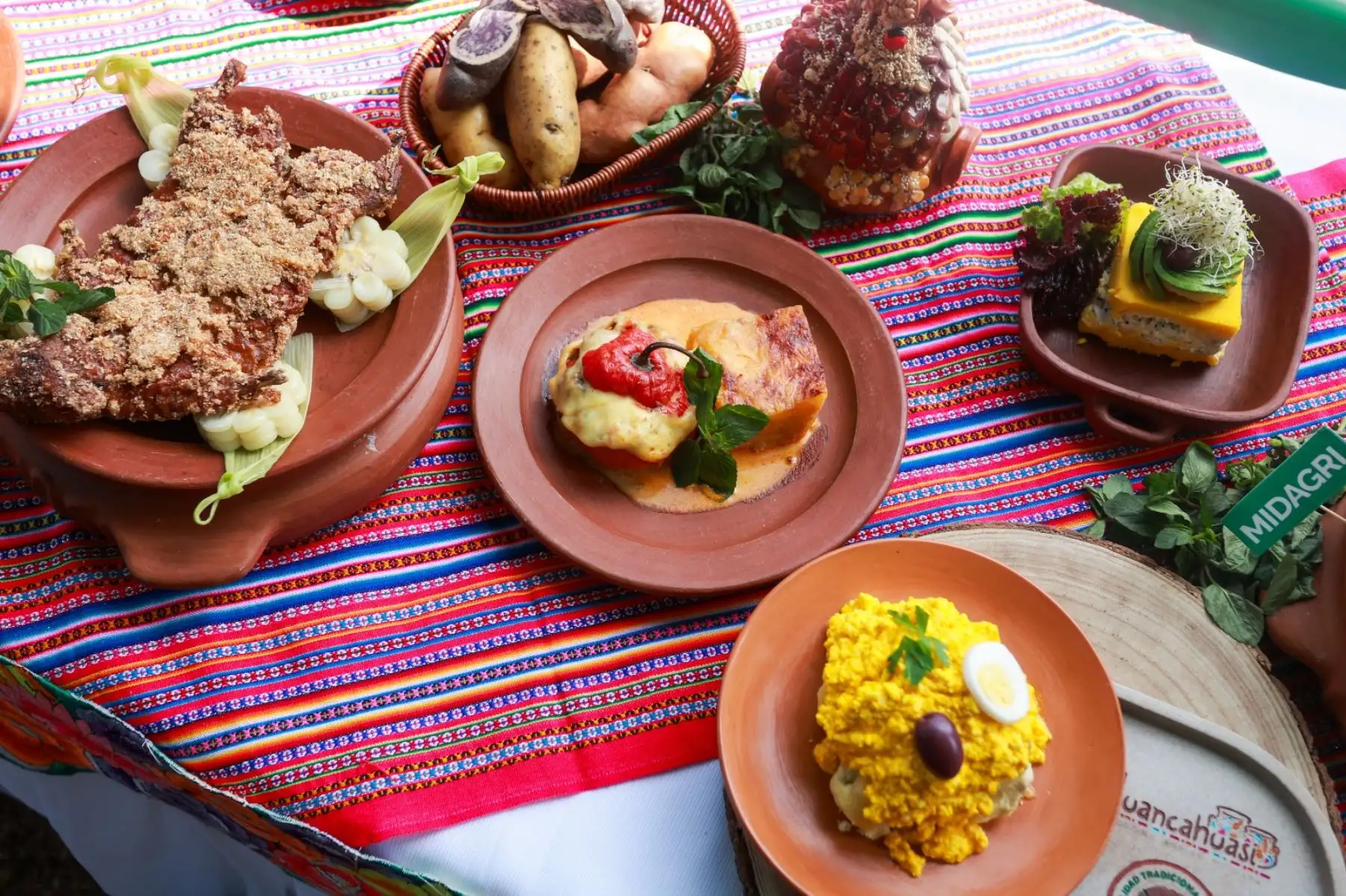 La presidenta de la república, Dina Boluarte, participa en la ceremonia de reconocimiento denominado "Héroes del Campo", en el marco del Día del Campesino. Foto: ANDINA/Prensa Presidencia