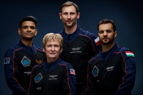 Los astronautas de la Axiom Mission 4 serán recibidos por los siete integrantes actuales de la Expedición 73. Foto: NASA