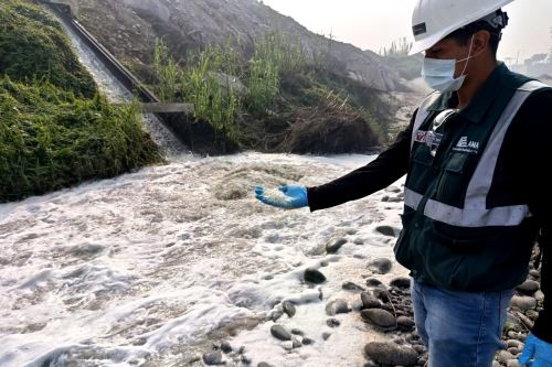 Sedapal garantiza la calidad del agua potable ante presencia de espuma en el río Rímac. Foto: ANDINA/Difusión.