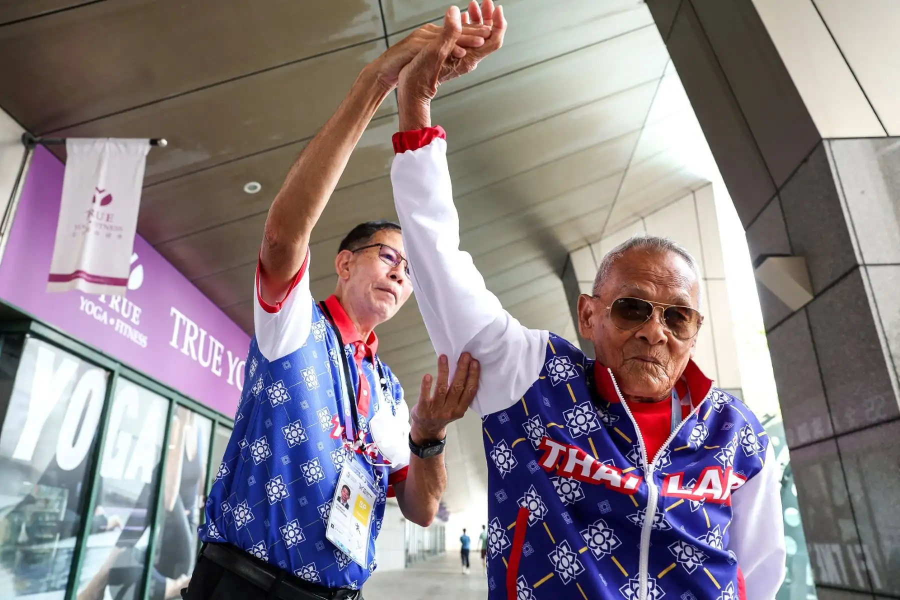 A los 105 años, Sawang no solo compite: inspira. Su participación en los World Masters Games de Taipéi mostró al mundo que mantenerse activo es posible a cualquier edad. Su actitud positiva y energía le han convertido en referente del atletismo sénior internacional. Foto: AFP
