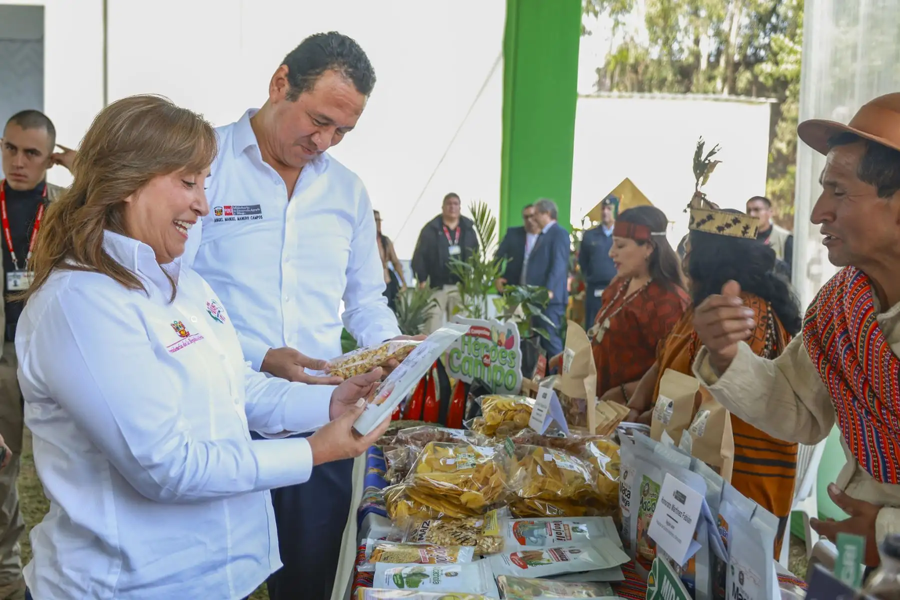 Gobierno entrega nueva flota de motocicletas para que más productores puedan acceder a créditos de Agrobanco. Foto: ANDINA/Prensa Presidencia