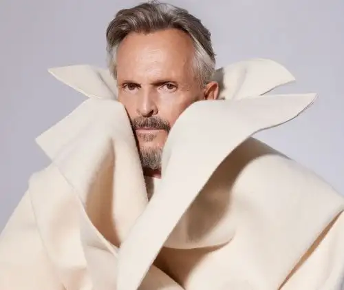 Bosé vuelve después de 14 años de ausencia