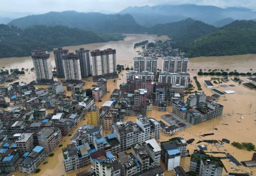 Inundaciones en China fuerzan evacuación masiva de pobladores