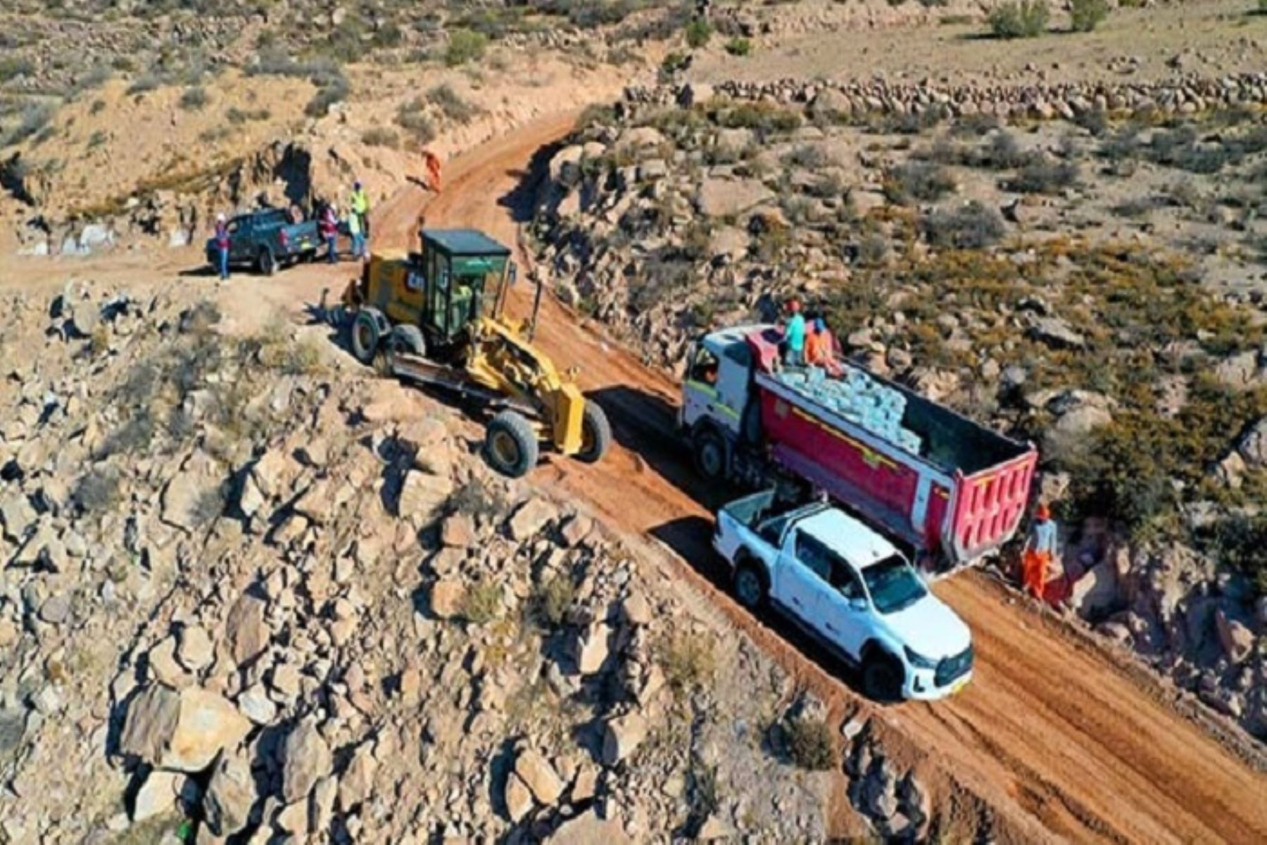 “Estas obras no solo mejoran el transporte, sino que también abren nuevas oportunidades para nuestros agricultores y emprendedores”, refirió el ministro de Transportes y Comunicaciones, César Sandoval.