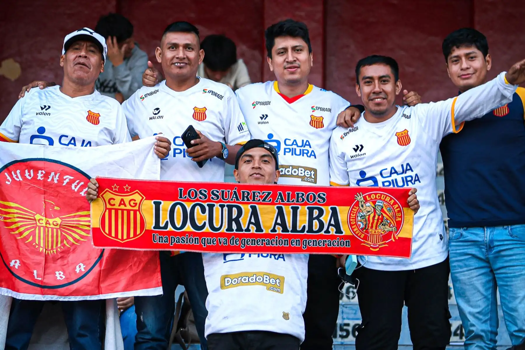 Hinchas de Atlético Grau  alientan a su equipo, antes del partido donde enfrentan a Universitario de Deportes en el partido pendiente de la fecha 3 del Torneo Apertura 2025 en el Estadio Mansiche de Trujillo .
Foto: Liga 1