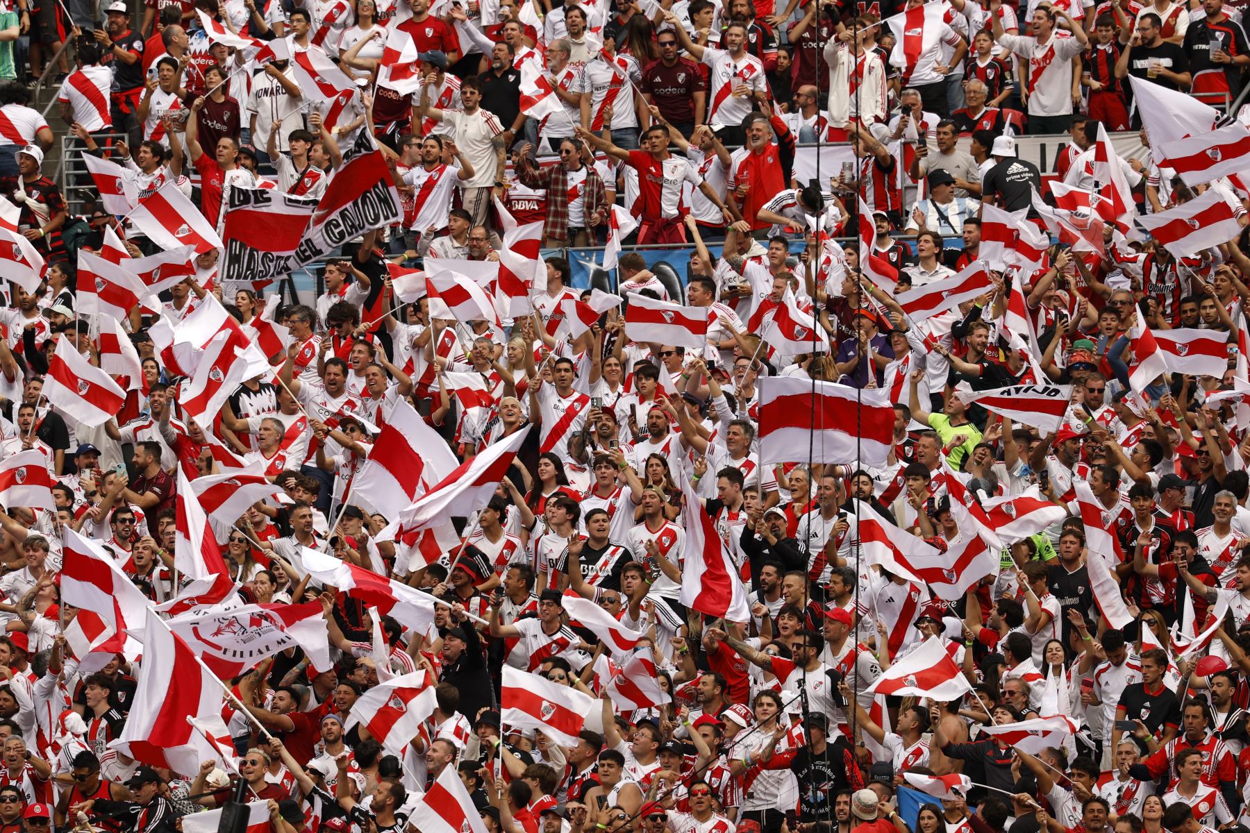 Los aficionados de River Plate reaccionan antes del partido del Mundial de Clubes de la FIFA 2025 entre el Inter de Milán y River Plate en Seattle, Washington, EE. UU.
Foto: AFP