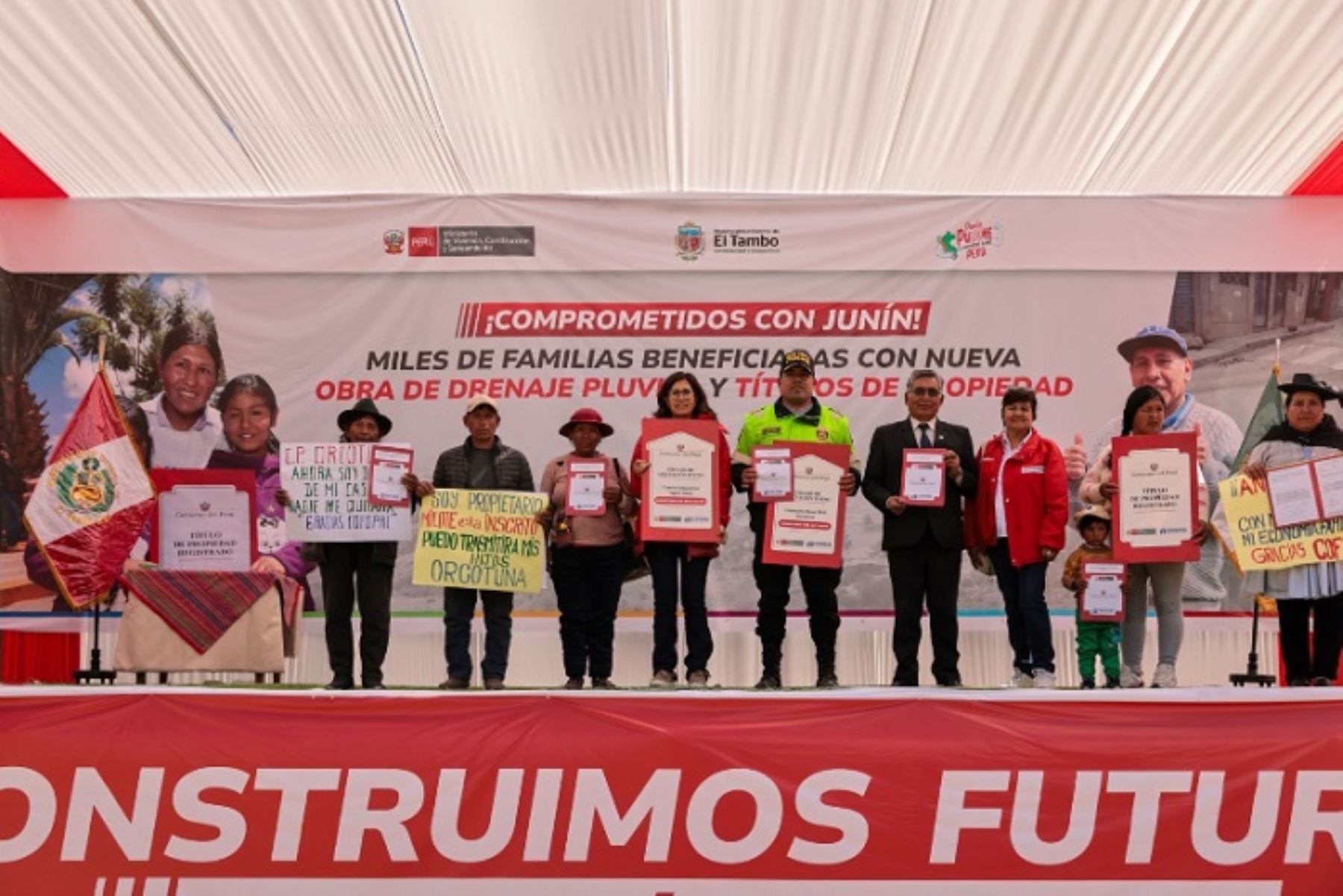 El ministro de Vivienda, Durich Whittembury, realizó esta entrega que representa no solo una mejora en la calidad de vida de cientos de familias, sino también un respaldo concreto al desarrollo social y comunitario de Junín.