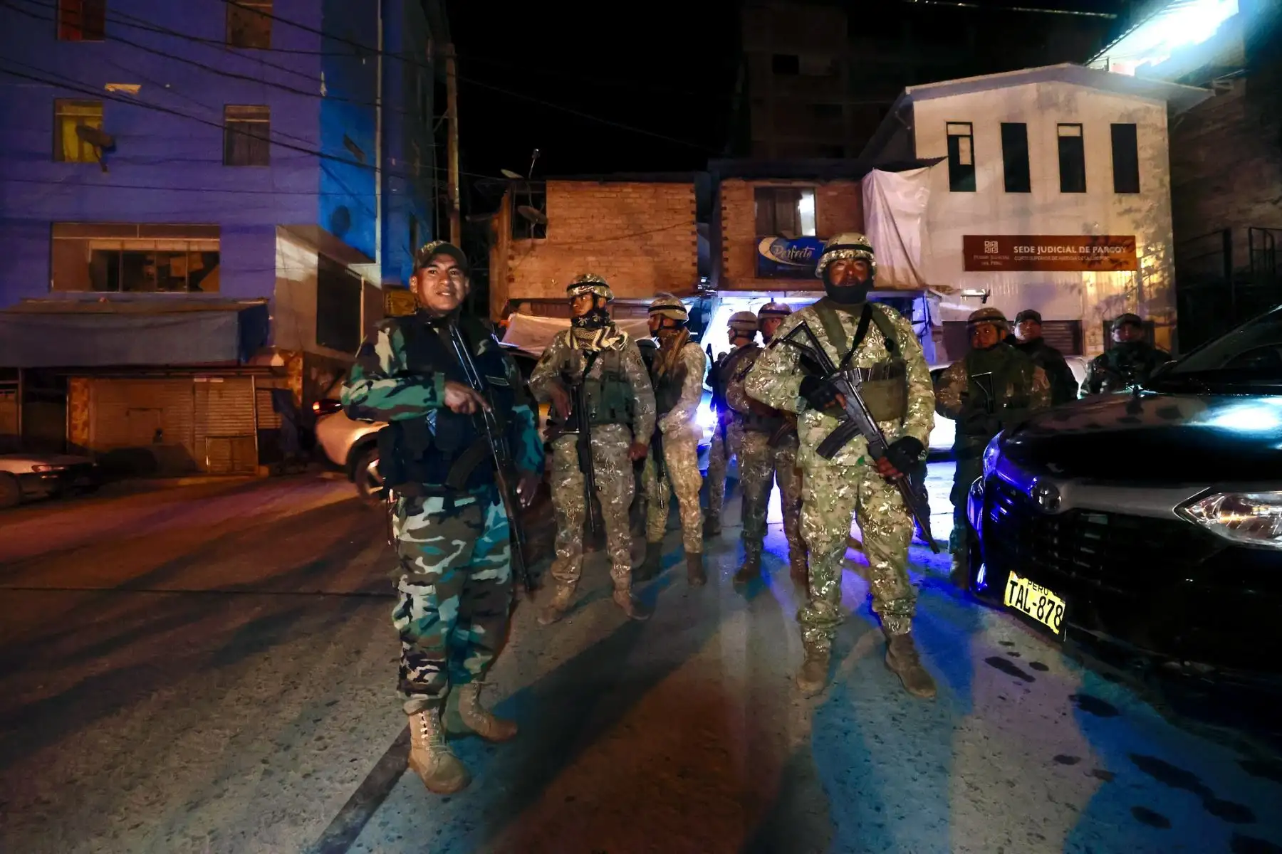 Fuerzas del orden refuerzan control en Parcoy y promueven respeto a medidas del estado de emergencia. Foto: ANDINA/Difusión MINDEF