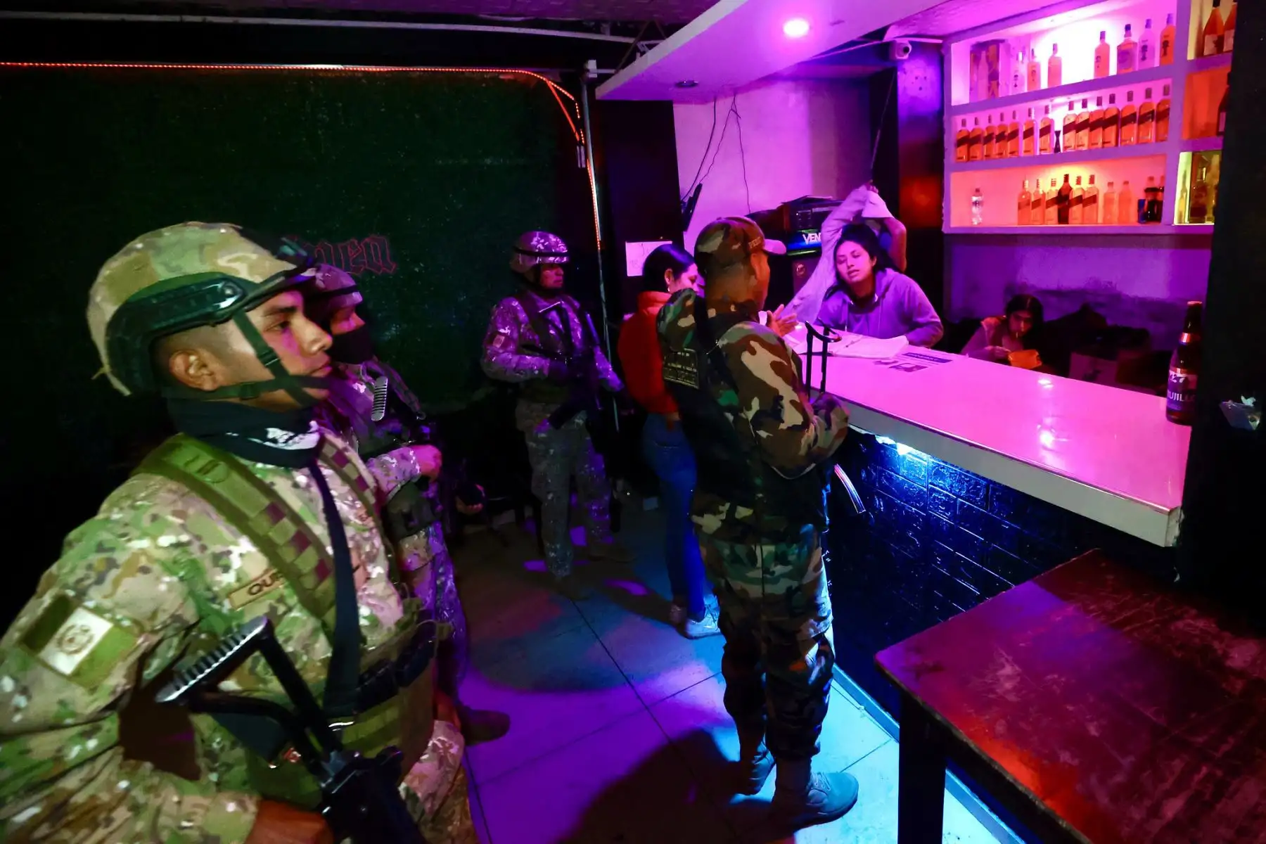 Fuerzas del orden refuerzan control en Parcoy y promueven respeto a medidas del estado de emergencia. Foto: ANDINA/Difusión MINDEF