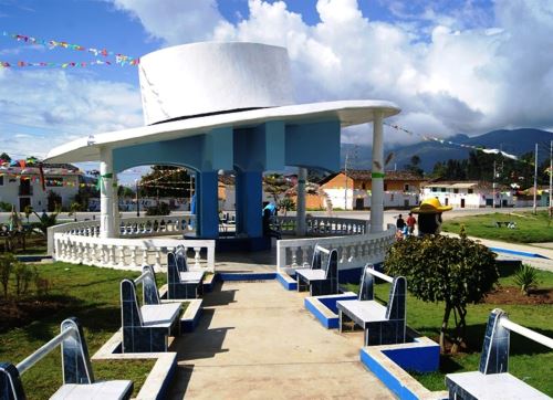 "Pueblo de colores" se denomina el proyecto turístico que impulsa el Gobierno Regional de Cajamarca y ahora llegó a la provincia de Celendín para plasmar sus tradiciones y promover sus atractivos turísticos. ANDINA/Difusión