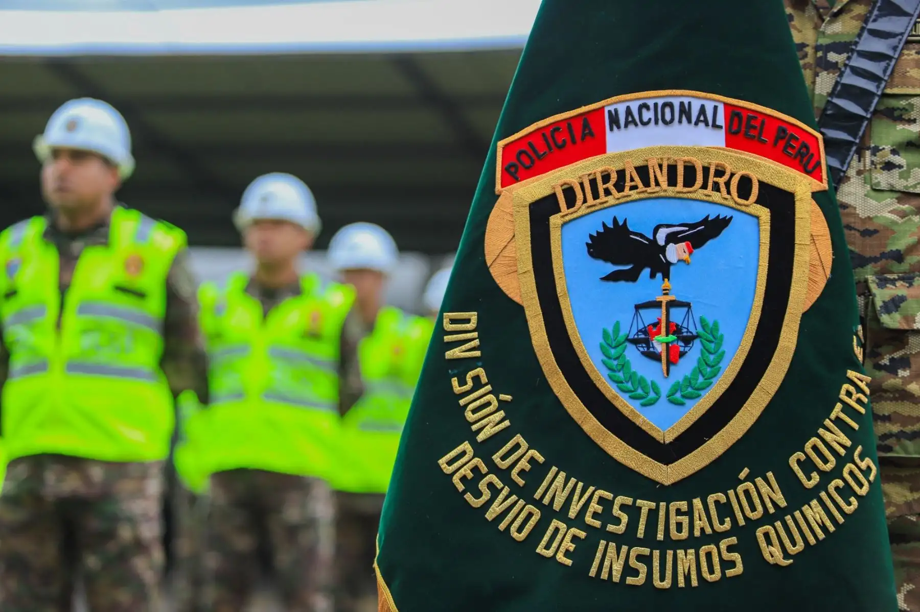 La presidenta Dina Boluarte participa en la ceremonia por los 34 años de la Dirección Antidrogas (Dirandro) de la Policía Nacional del Perú. Foto: ANDINA/ Prensa Presidencia