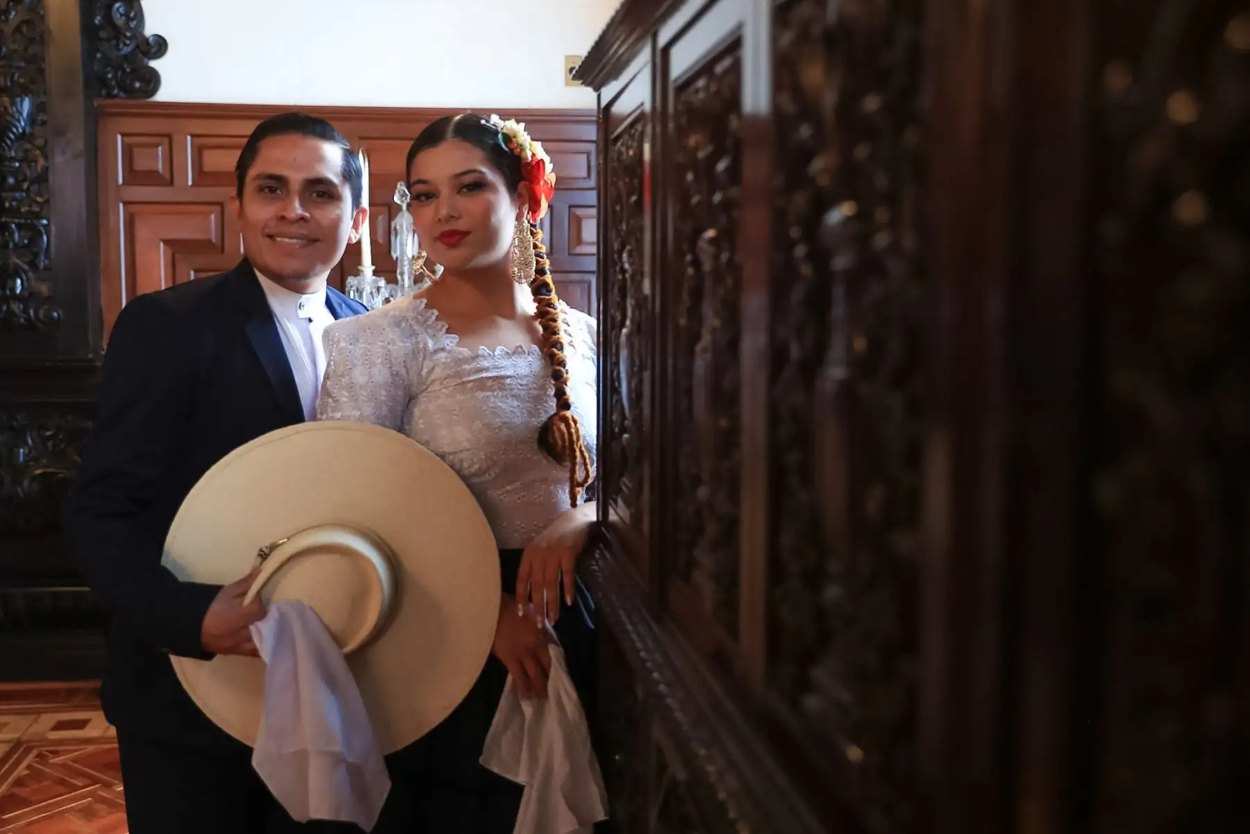 La presidenta Dina Boluarte firmó hoy la nueva Ley General de Turismo. Esta ley reconoce al turismo como una prioridad para el Estado. 

Foto: ANDINA/Prensa Presidencia