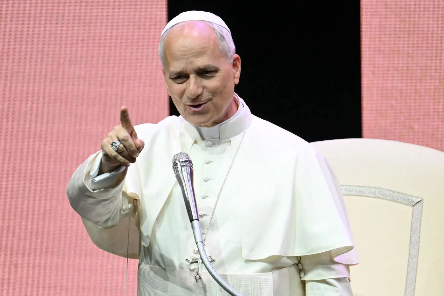 El Papa León XIV concede una audiencia a los participantes en el Encuentro de Sacerdotes promovido por el Dicasterio para el Clero en el auditorio de la Conciliazione en Roma. AFP