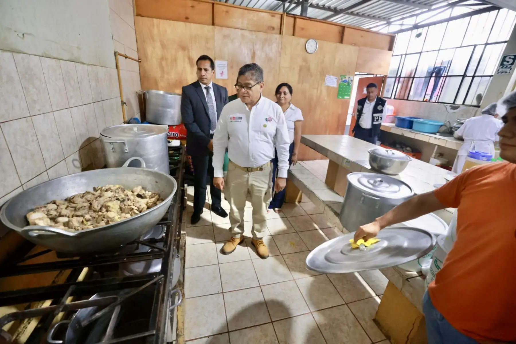 El Ministro de Justicia, Juan Alcántara  supervisó los talleres que se brindan en el Establecimiento Penitenciario Sullana  que alberga a mujeres. Foto: ANDINA/Difusión