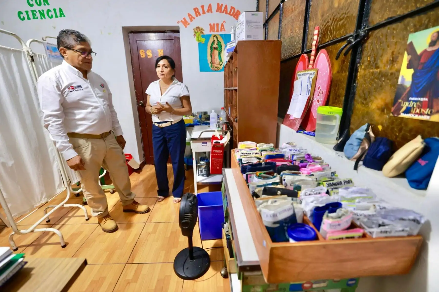 El Ministro de Justicia, Juan Alcántara  supervisó los talleres que se brindan en el Establecimiento Penitenciario Sullana  que alberga a mujeres. Foto: ANDINA/Difusión