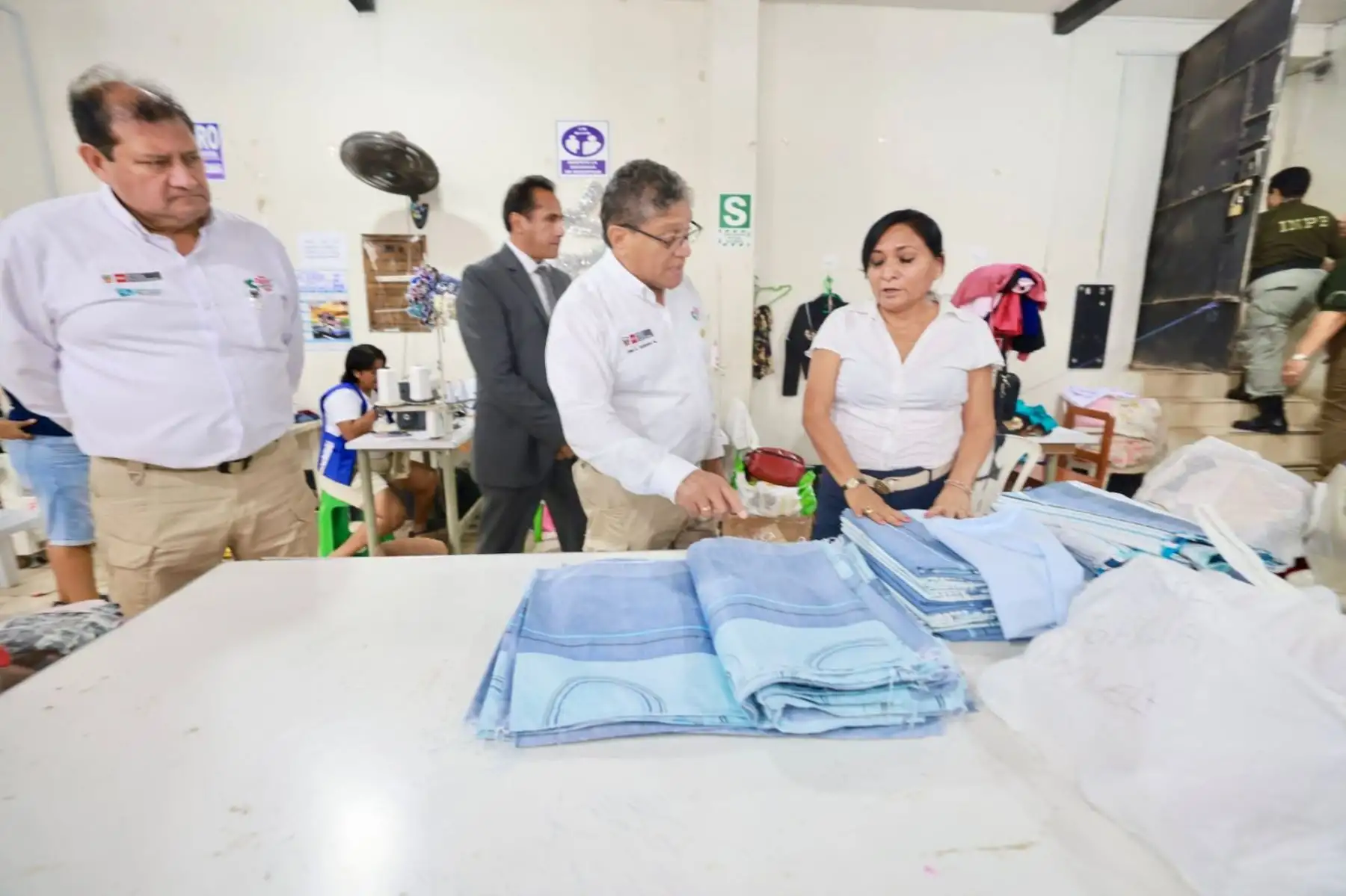 El Ministro de Justicia, Juan Alcántara  supervisó los talleres que se brindan en el Establecimiento Penitenciario Sullana  que alberga a mujeres. Foto: ANDINA/Difusión