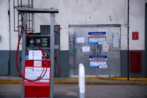 Estación de servicio en Av. Circunvalación se convertía en feria de verduras y autopartes. Foto: ANDINA/Difusión