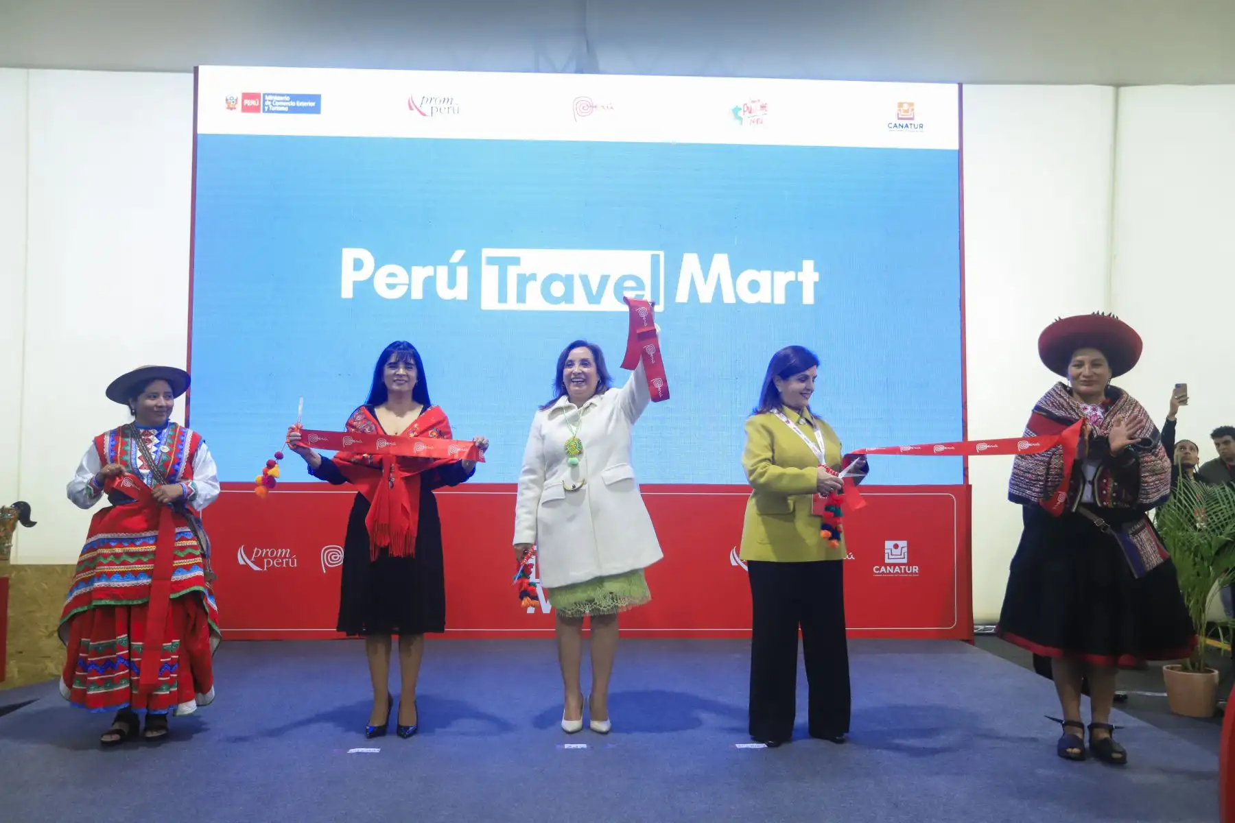 La presidenta de la república Dina Boluarte inaugura el Perú Travel Mart 2025, la principal rueda de negocios turísticos del país. Foto: ANDINA/ Prensa Presidencia
