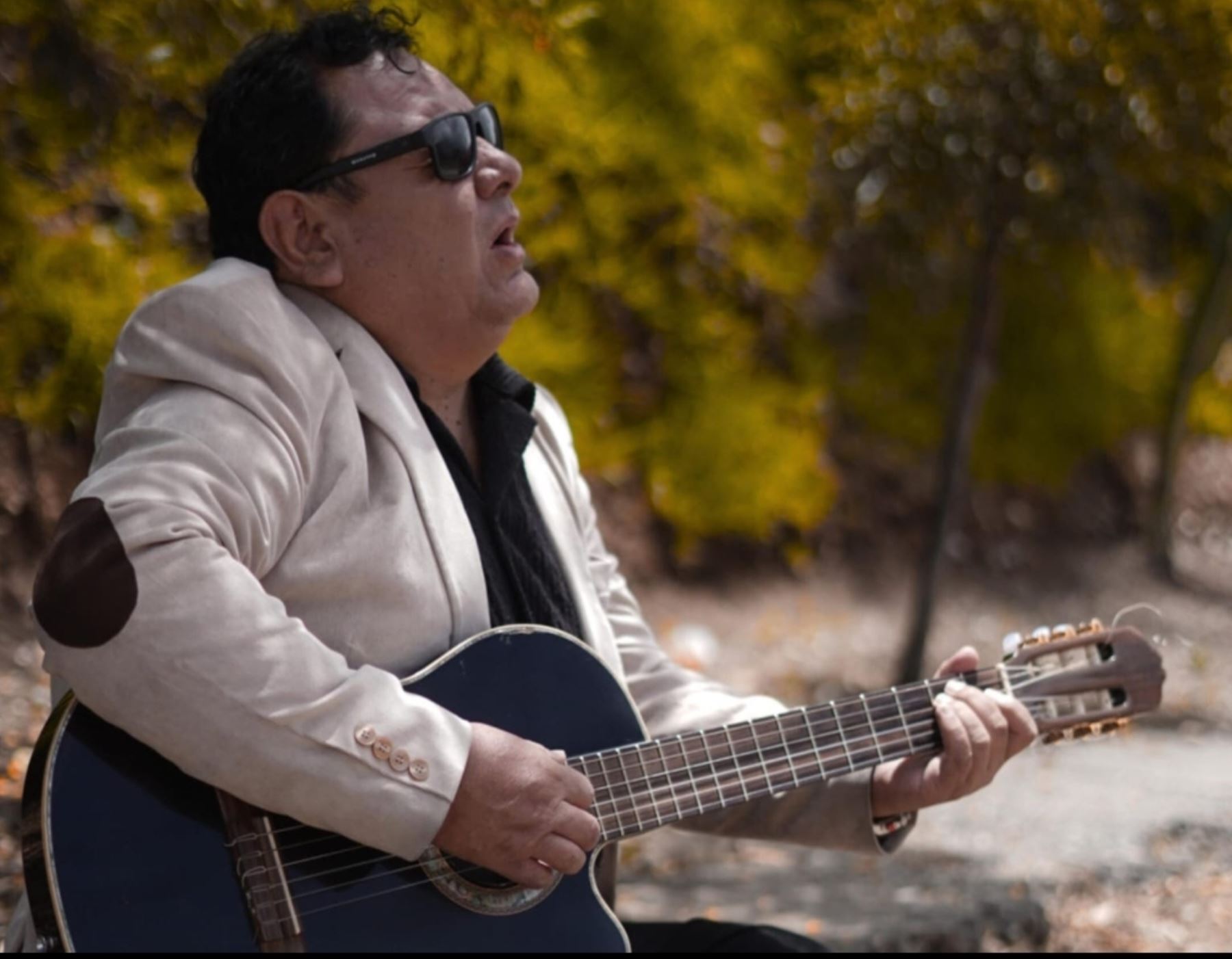 Miguel Mansilla y Folk Raymi en una noche de fiesta y reencuentros.