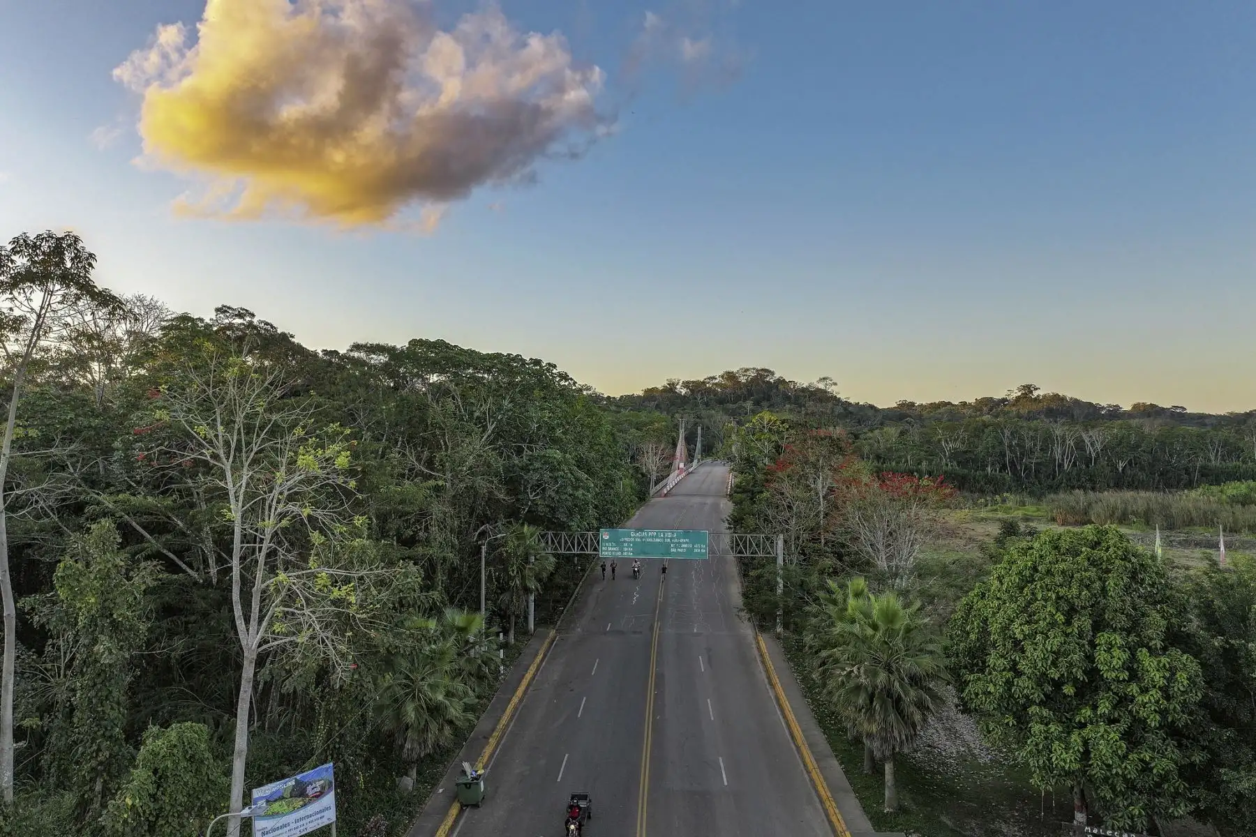 La presidenta Dina Ercilia Boluarte Zegarra inaugura el renovado Puesto de Control Fronterizo de Iñapari, ubicado en la triple frontera, que con tecnología fortalecerá la seguridad de nuestros compatriotas y el desarrollo del país las 24 horas del día. Foto: ANDINA/Prensa Presidencia