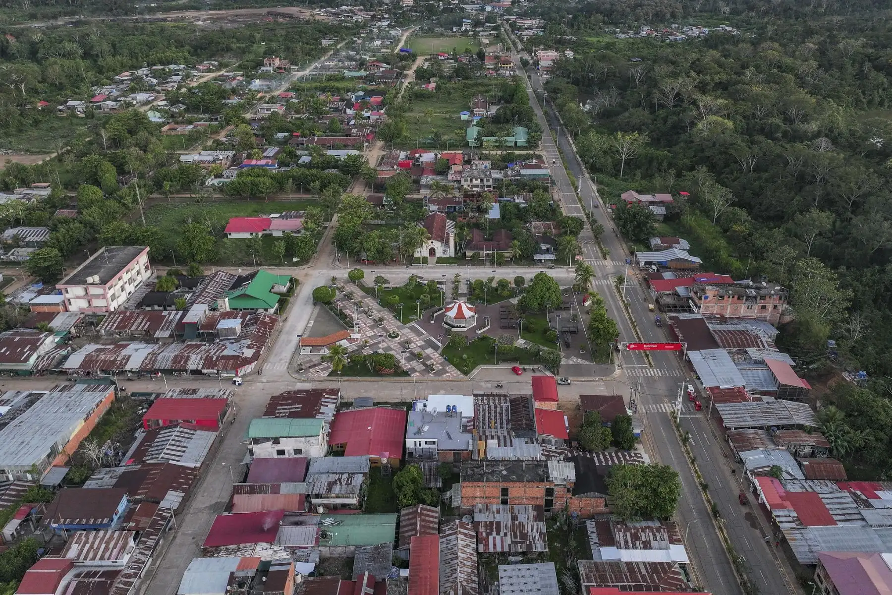 La presidenta Dina Ercilia Boluarte Zegarra inaugura el renovado Puesto de Control Fronterizo de Iñapari, ubicado en la triple frontera, que con tecnología fortalecerá la seguridad de nuestros compatriotas y el desarrollo del país las 24 horas del día. Foto: ANDINA/Prensa Presidencia