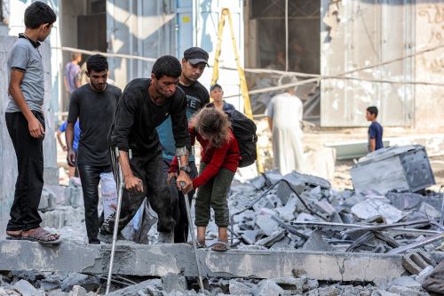 Mientras las negociaciones avanzan a paso lento, la situación humanitaria empeora en Gaza. Foto: AFP