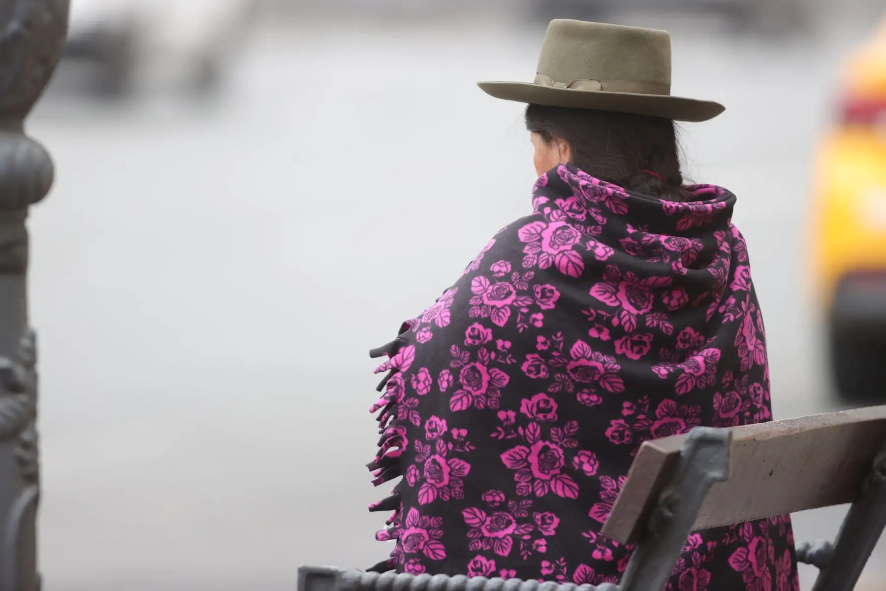 El frio en Lima se intensifica por la humedad de nuestro clima. Las bajas temperaturas hacen q los ciudadanos salgan bien abrigados a las calles.  Foto: ANDINA/Melina Mejía