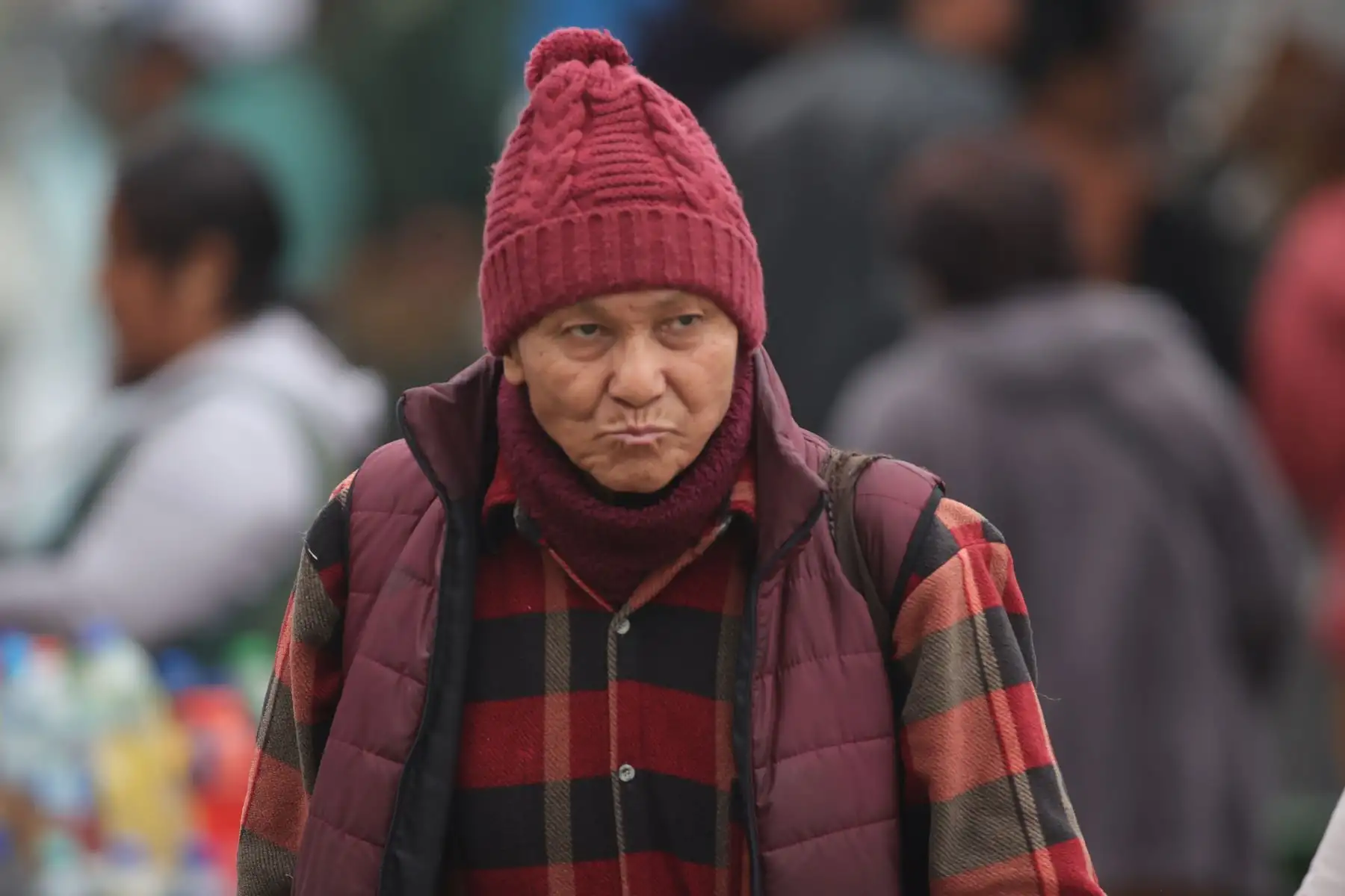 El frio en Lima se intensifica por la humedad de nuestro clima. Las bajas temperaturas hacen q los ciudadanos salgan bien abrigados a las calles.  Foto: ANDINA/Melina Mejía