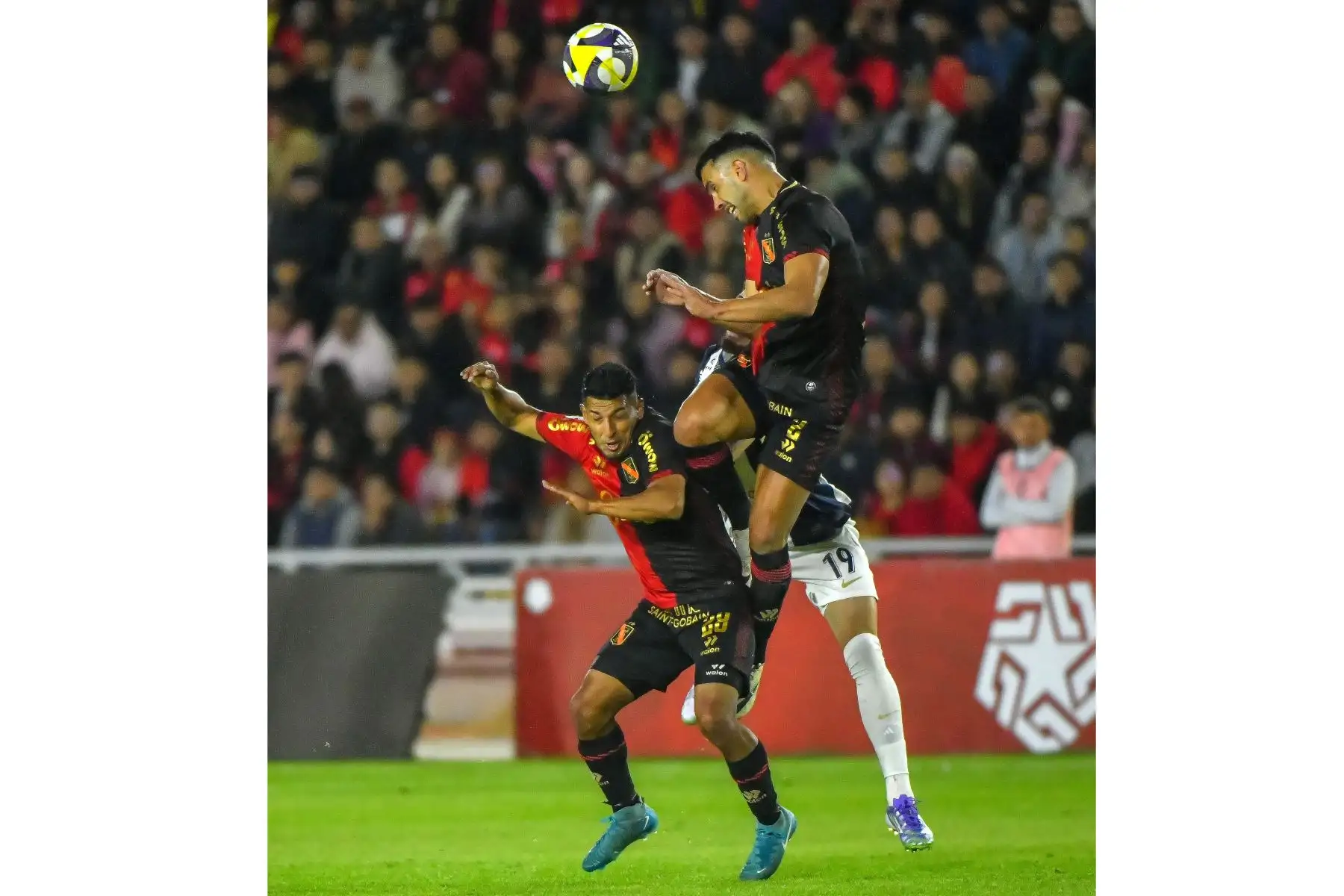 Alianza Lima  se enfrenta a Melgar por la fecha 17 del Torneo Apertura 2025 en el Estadio Monumental de la UNSA de Arequipa. 
Foto:cortesía Diego Ramos