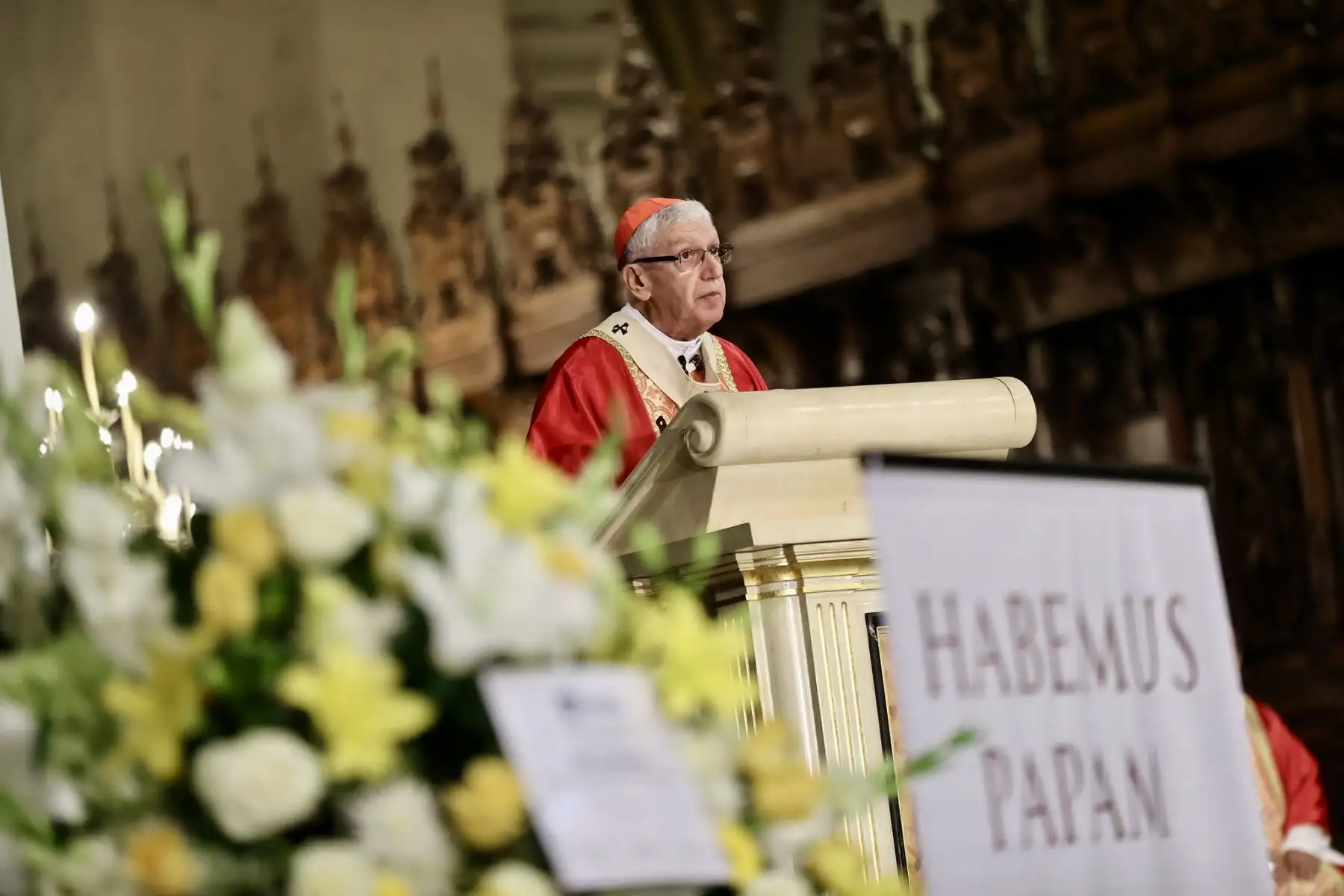 El presidente del Consejo de Ministros, Eduardo Arana; ministros de Estado y autoridades participan en la santa misa que se realiza en la Catedral de Lima en solemnidad de San Pedro y San Pablo.
Foto: PCM