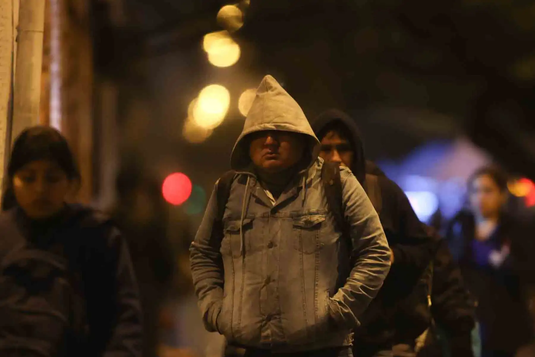 El aumento de la humedad en la atmósfera, generará mayor cobertura nubosa, niebla/neblina y llovizna, principalmente hacia horas nocturnas, y por la mañana habrá alta sensación de frío y ráfagas de viento. Foto: ANDINA/ Carlos Américo Lezama Villantoy
