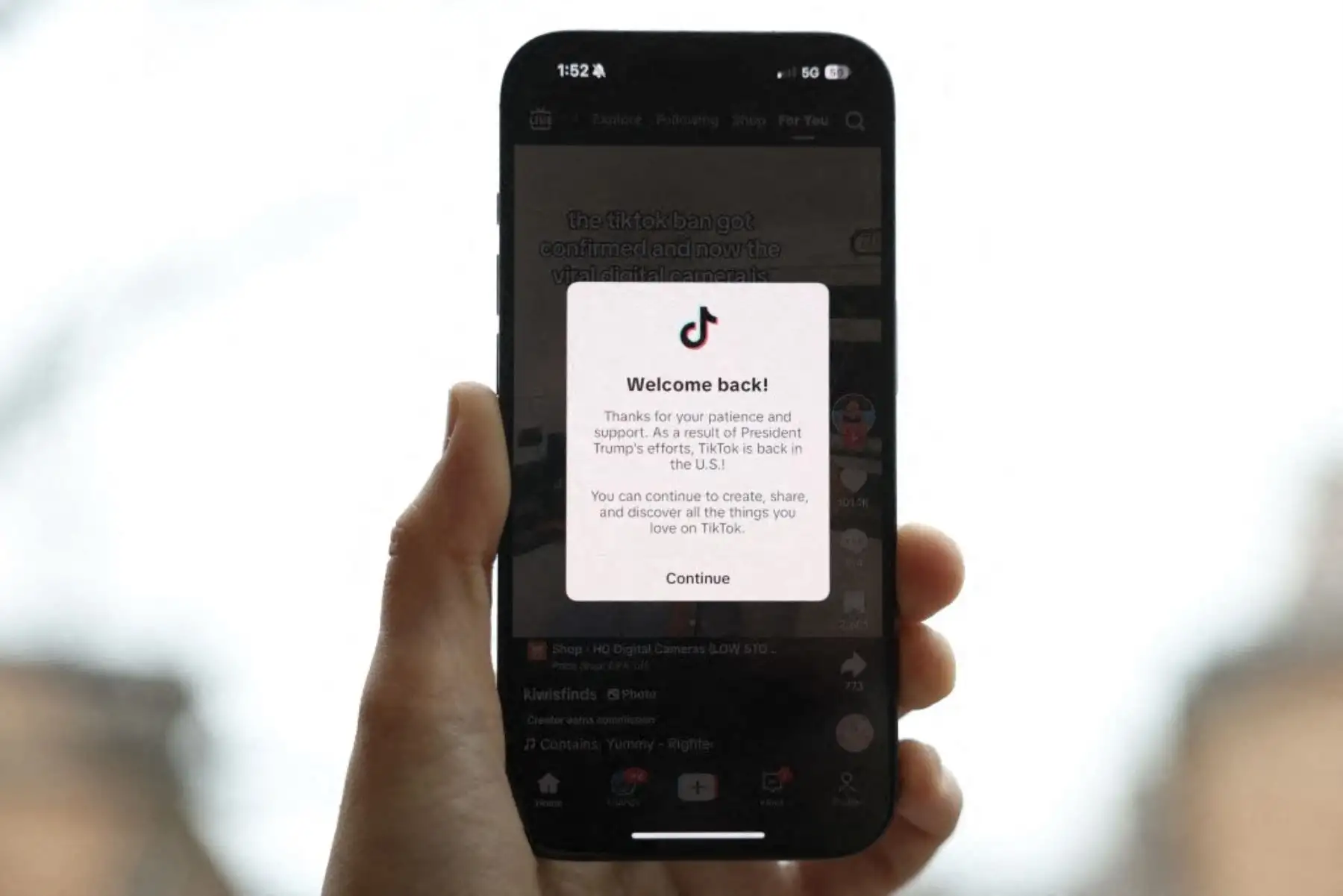 El Congreso estadounidense aprobó una ley en 2024 que obliga a TikTok a cambiar de propietarios o enfrentarse a su eliminación del mercado. La medida responde a preocupaciones sobre el acceso de China a los datos de usuarios en EE.UU. Foto: AFP