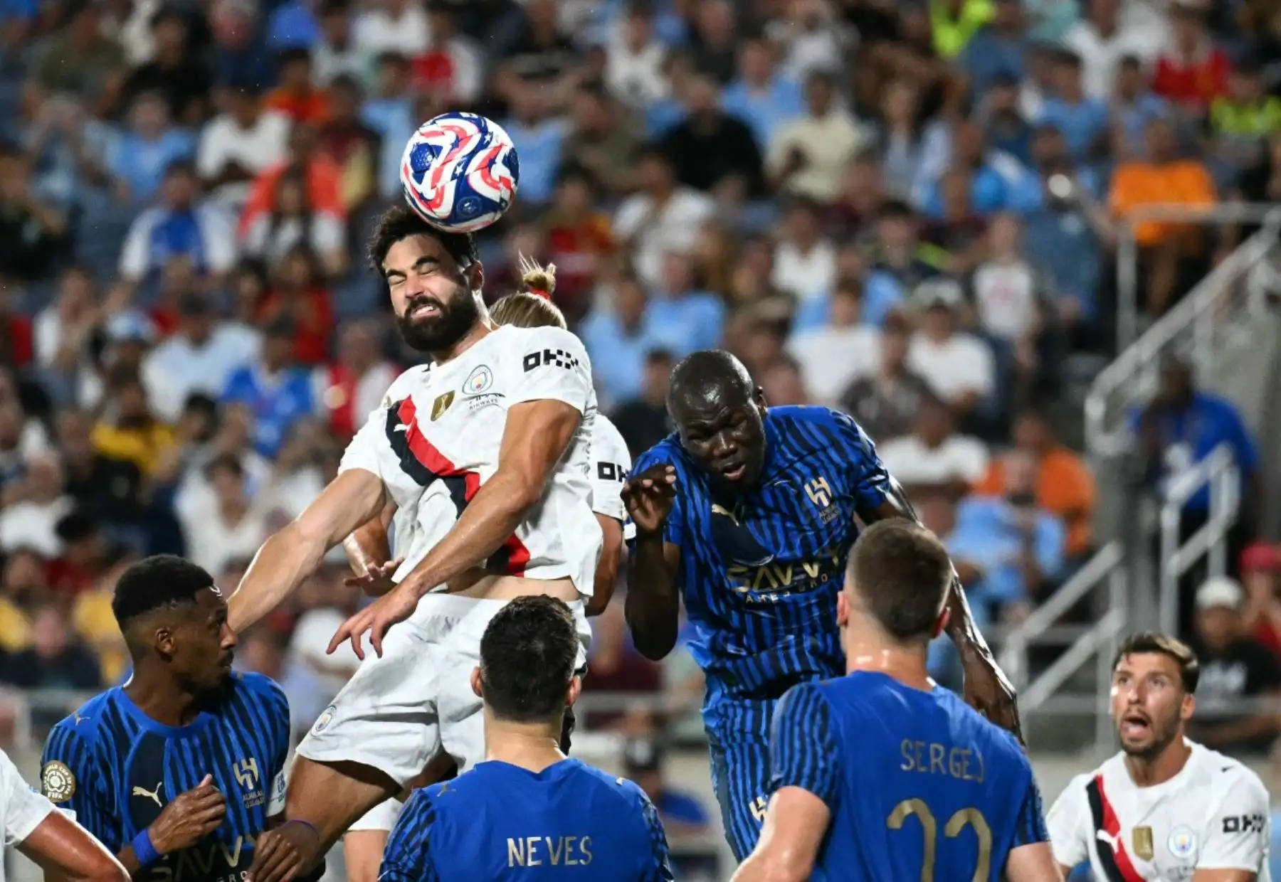 Manchester City llegaba como campeón de Europa y gran favorito para avanzar, pero fue superado en prórroga por el cuadro saudí. Foto: AFP