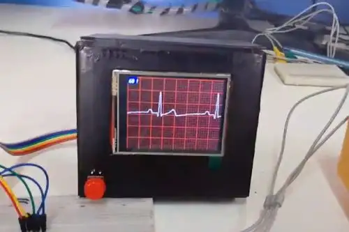 El prototipo de electrocardiograma portátil CardioWave, que se podría convertir en una solución portátil y de bajo costo, fue creado con una placa Arduino Uno y un sensor biomédico AD8232.