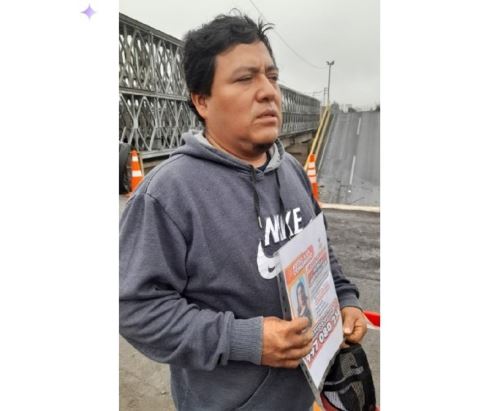 Isaac Trujillo, esposo de la desaparecida profesora Patricia Liberto, continúa la búsqueda de su cónyuge que desapareció tras el colapso del puente Chancay, en la madrugada del 14 de febrero. El derrumbe del puente provocó la caída de un bus interprovincial donde viajaba la maestra. El accidente dejó tres muertos y más de 40 heridos. ANDINA/Difusión