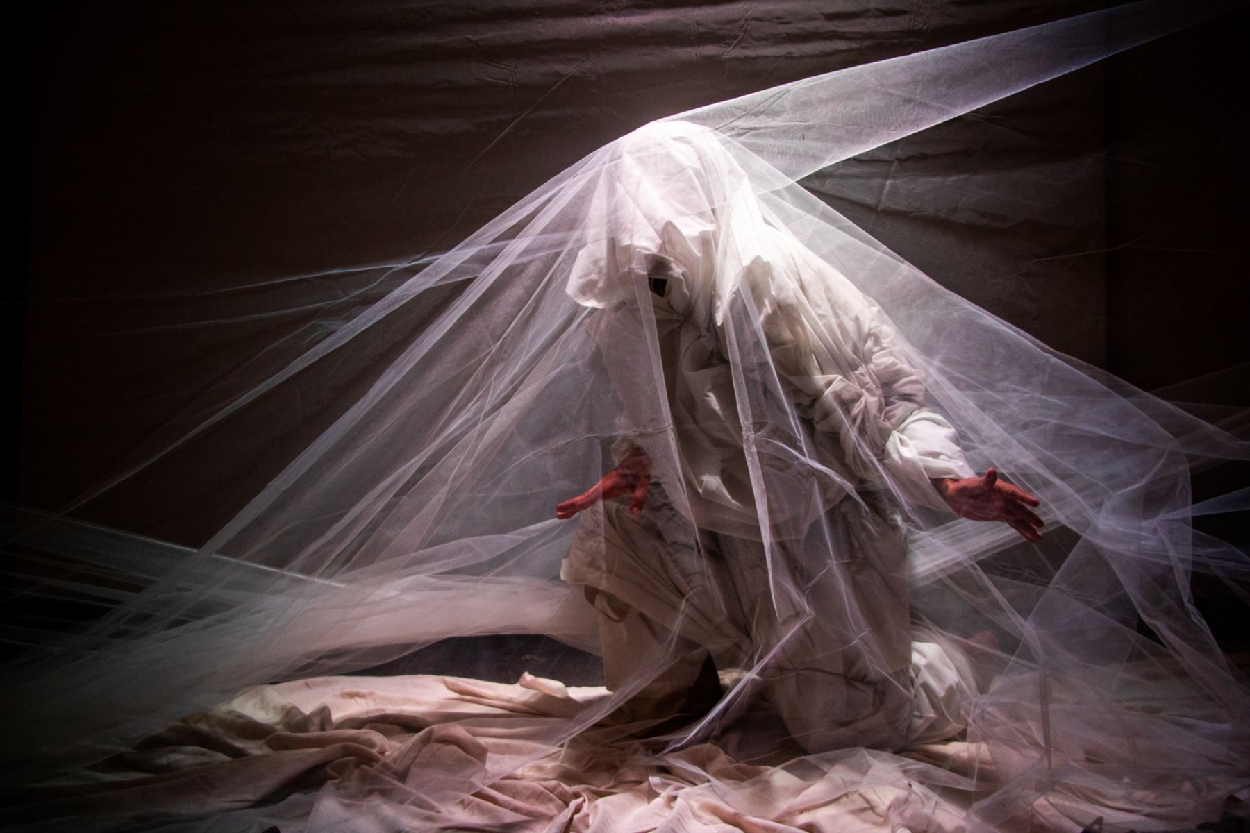 “La Caída del Cielo”: danza, teatro y música en vivo.