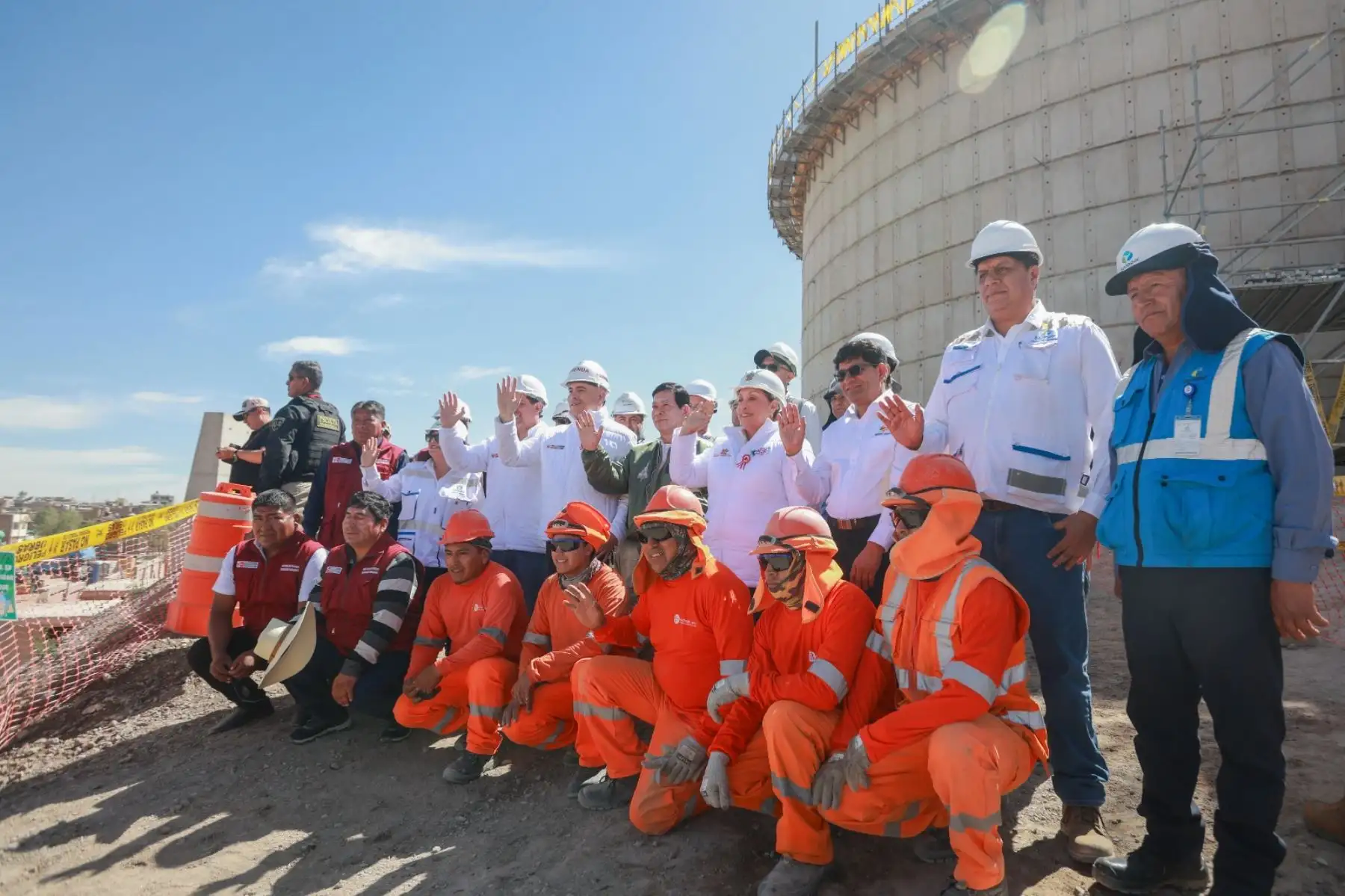 La presidenta de la república, Dina Boluarte, supervisa el proyecto de creación de los sistemas de agua potable dependientes del reservorio N - 31 en la ciudad de Arequipa. Foto: ANDINA/ Prensa Presidencia