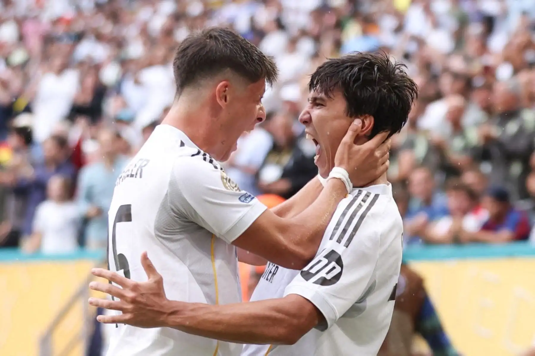 El Real Madrid se impuso por 1-0 a la Juventus en Miami y avanzó a los cuartos de final del Mundial de Clubes. El único gol del encuentro lo marcó Gonzalo García a los 54 minutos, consolidando su gran momento en el torneo. Los dirigidos por Xabi Alonso dominaron ampliamente, sobre todo en el segundo tiempo, donde impusieron ritmo, posesión y profundidad ante una Juventus que no logró reaccionar ni generar peligro real. Foto: AFP