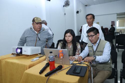 El Ministerio de Energía y Minas (Minem), brinda asistencia técnica a los mineros informales para continuar su proceso de formalización. Foto: Cortesía.