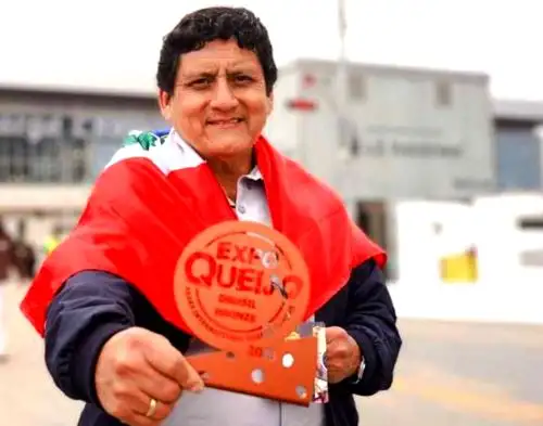 Roger Orrillo Novoa, ganador del Salón del Queso Peruano, logró la medalla de bronce en la Expo Queso Brasil 2025, celebrado en el estado de Minas Gerais, gracias a su queso mantecoso. ANDINA/Difusión