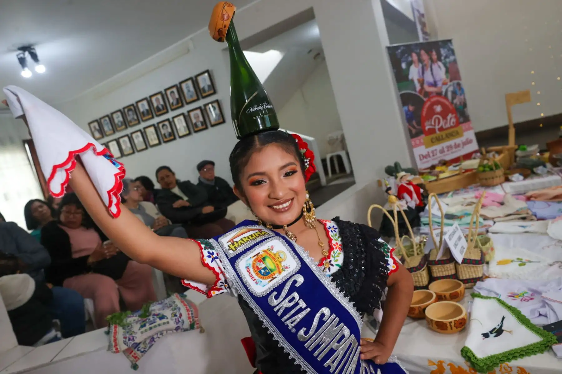 Monsefú lanzó oficialmente el FEXTICUM 2025, la feria de exposiciones típico culturales más representativa del norte del país. Este tradicional evento reúne lo mejor del arte, la gastronomía, la música y las costumbres locales. En esta edición, incluye importantes novedades como parte de “La Ruta del Papa”, iniciativa que rescata el legado cultural y espiritual dejado por la visita de San Juan Pablo II a la región. Foto:ANDINA / Juan Carlos Guzmán Negrini