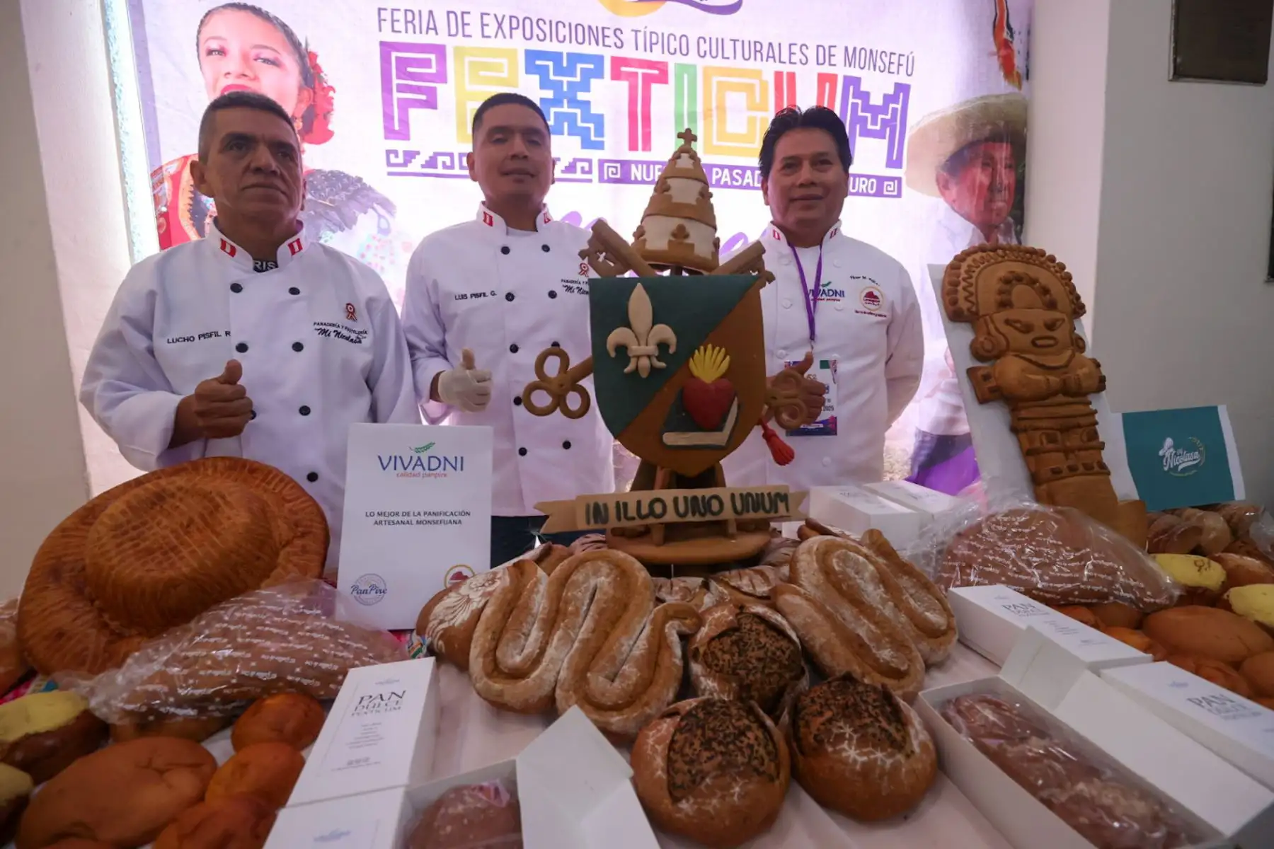 Monsefú lanzó oficialmente el FEXTICUM 2025, la feria de exposiciones típico culturales más representativa del norte del país. Este tradicional evento reúne lo mejor del arte, la gastronomía, la música y las costumbres locales. En esta edición, incluye importantes novedades como parte de “La Ruta del Papa”, iniciativa que rescata el legado cultural y espiritual dejado por la visita de San Juan Pablo II a la región. Foto:ANDINA / Juan Carlos Guzmán Negrini