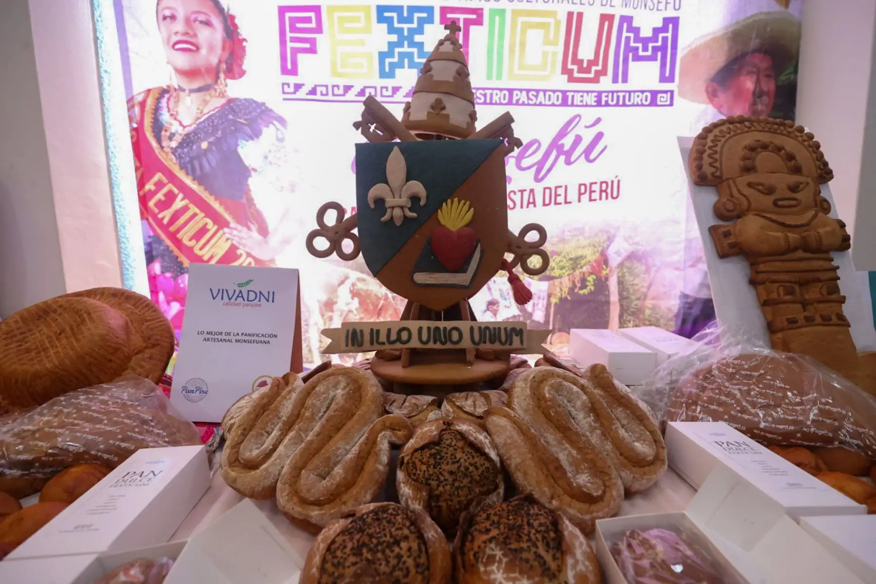 Monsefú lanzó oficialmente el FEXTICUM 2025, la feria de exposiciones típico culturales más representativa del norte del país. Este tradicional evento reúne lo mejor del arte, la gastronomía, la música y las costumbres locales. En esta edición, incluye importantes novedades como parte de “La Ruta del Papa”, iniciativa que rescata el legado cultural y espiritual dejado por la visita de San Juan Pablo II a la región. Foto:ANDINA / Juan Carlos Guzmán Negrini