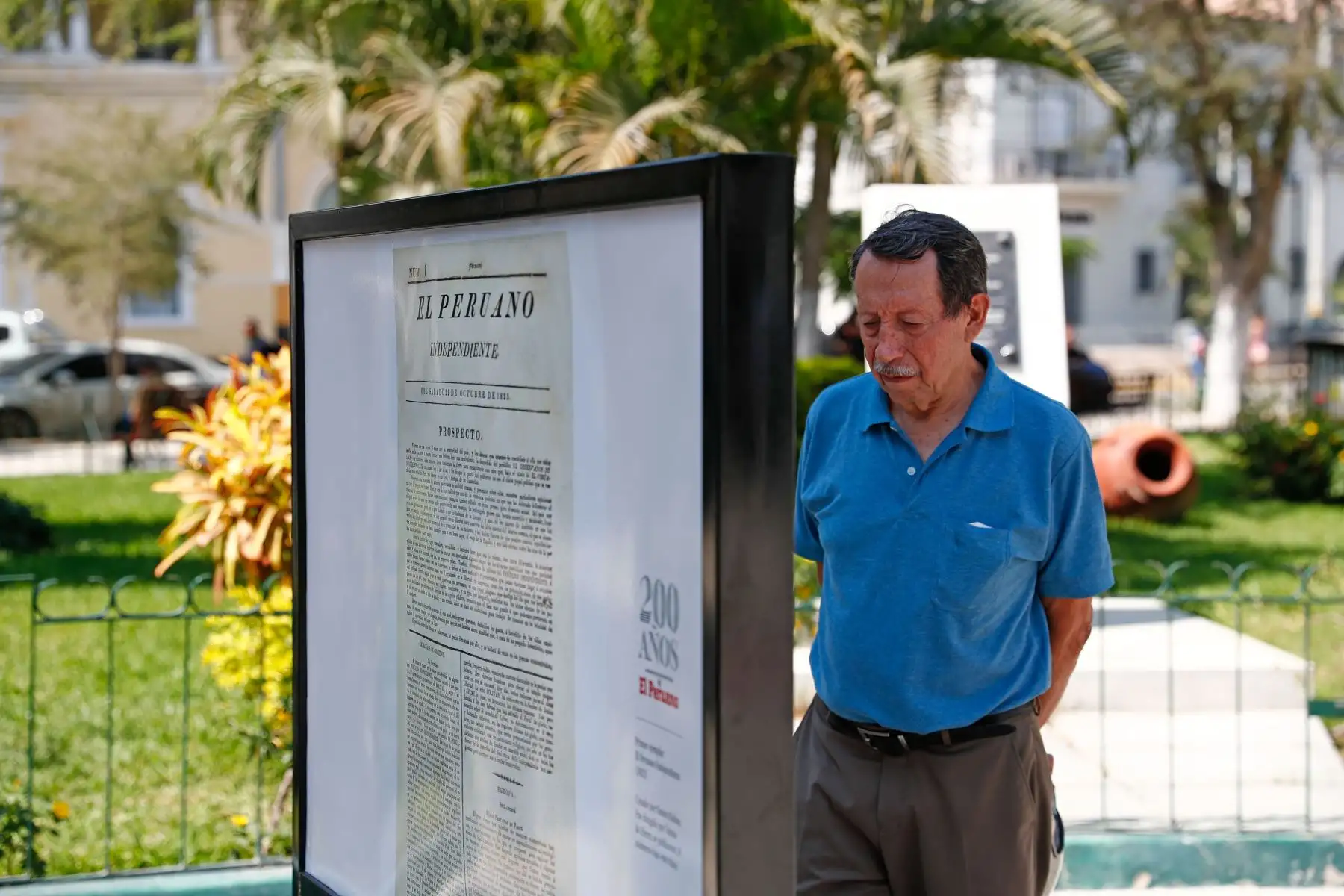 Desde la plaza de Armas de Piura, en un caluroso día, se inauguró la exposición itinerante de portadas históricas y páginas centrales destacadas del Diario El Peruano, en el marco de las celebraciones por su Bicentenario. Foto: ANDINA/Daniel Bracamonte