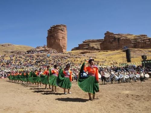 Más de 3,000 danzarines de 74 conjuntos folclóricos participarán en el tradicional Festival Tinajani 2025, que se celebra en la provincia puneña de Melgar. ANDINA/Difusión