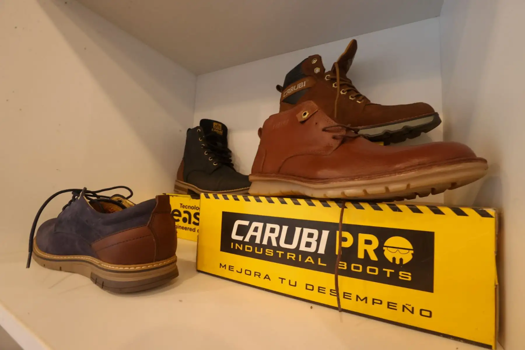 INPE presentó productos de "Cárceles Productivas" por el 203 aniversario patrio. Estos productos han sido elaborados por internos e internas de diversos penales del país como: Quillabamba y Abancay, Cusco Mujeres y Varones, Lurigancho, Castro Castro, Callao, Mujeres Chorrillos, entre otros 

Foto: ANDINA/Juan Carlos Guzmán Negrini