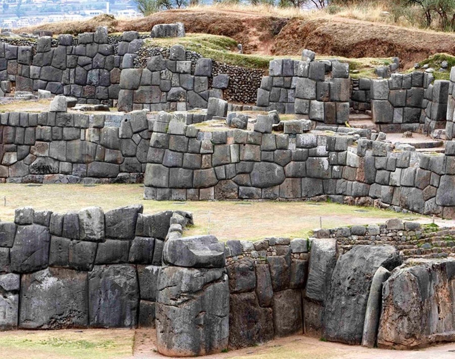 Sacsayhuamán es uno de los parques arqueológicos alternos a Machu Picchu más visitados por los turistas que arriban a Cusco. ANDINA/Difusión