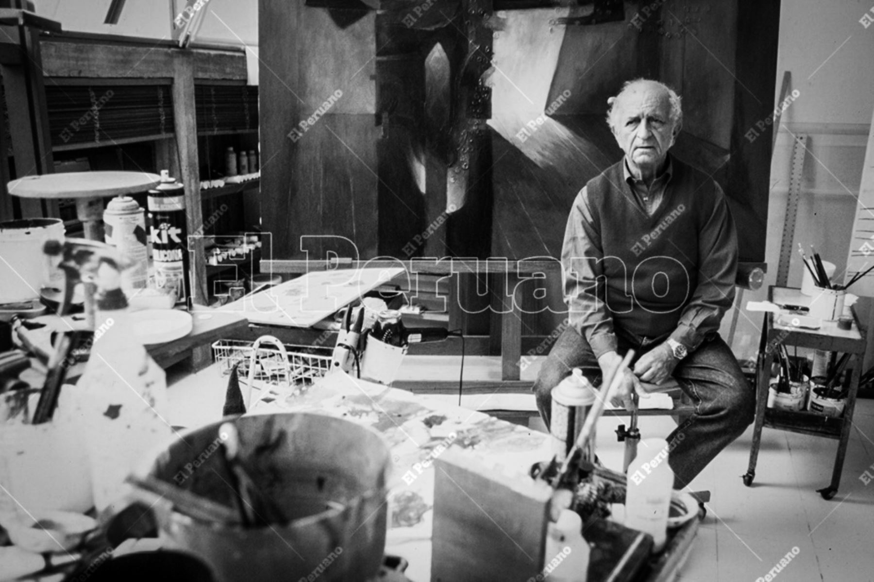 Lima - 12 julio 1998 / Pintor Fernando de Szyszlo. Su obra era un universo de texturas y colores que remitían al mundo precolombino. Foto: Archivo Histórico de El Peruano / Ricardo Choy Kifox