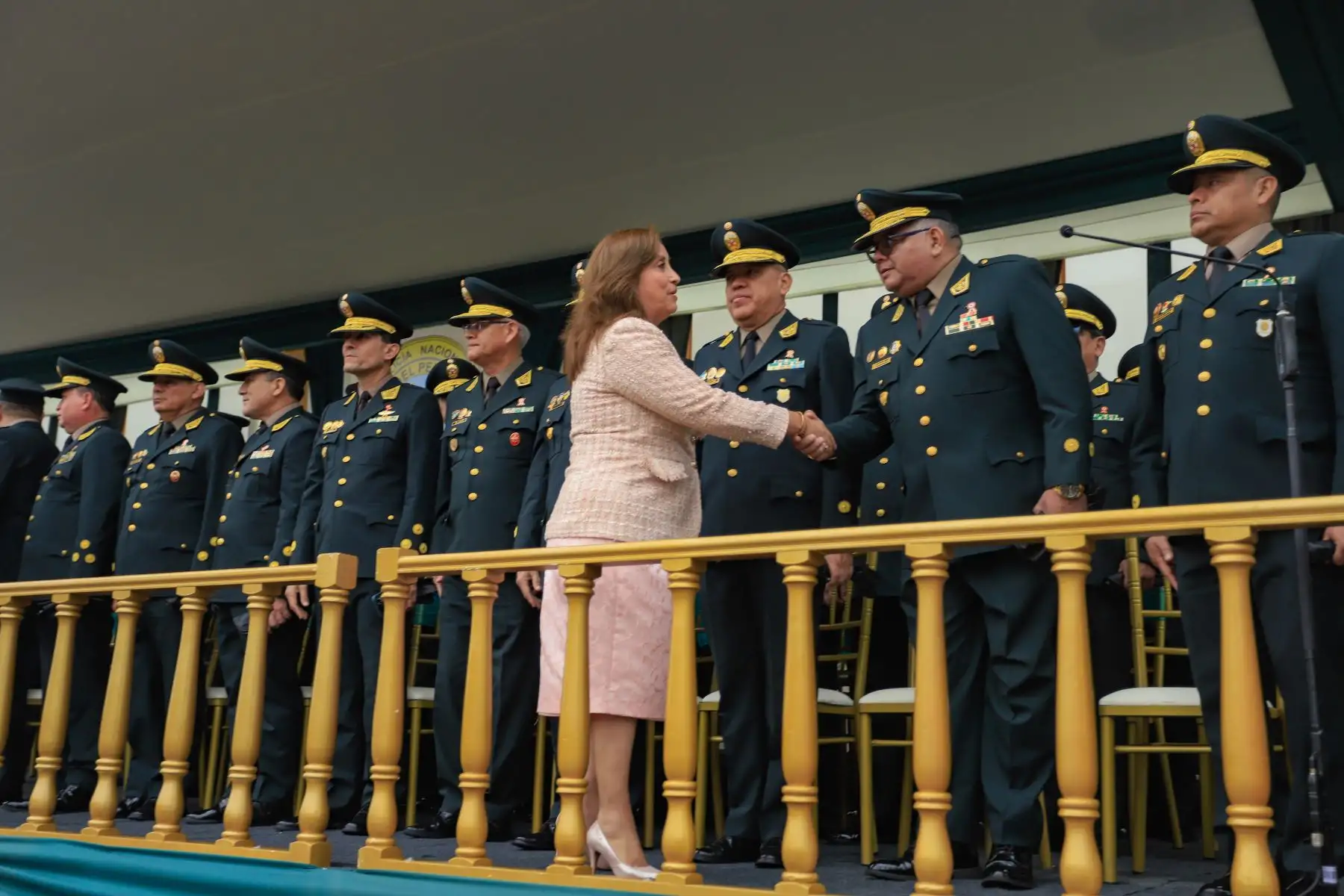 La presidenta de la república, Dina Boluarte, asiste a la ceremonia por el 42.° Aniversario de la Dirección Contra el terrorismo de la PNP – DIRCOTE. Foto: ANDINA/ Prensa Presidencia